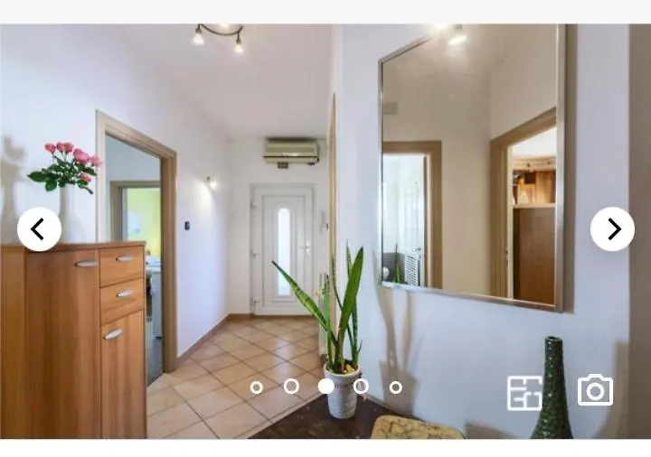 Lily Apartman Póla Horvátország