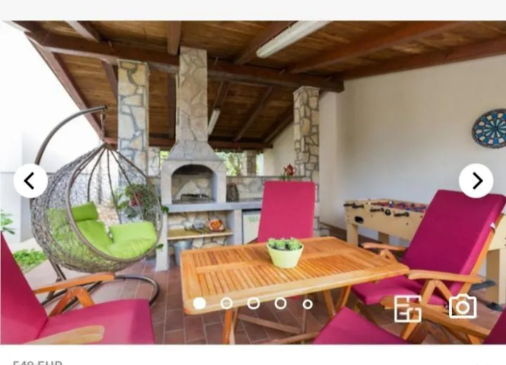 Lily Apartman Póla Horvátország