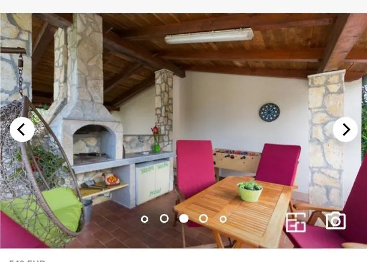Lily Apartman Póla Horvátország